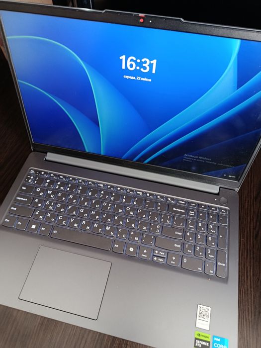 Lenovo loq 15iax9e