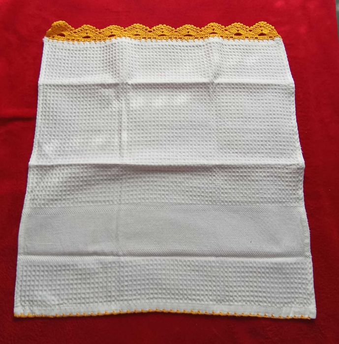 Pano de cozinha com barrado crochê