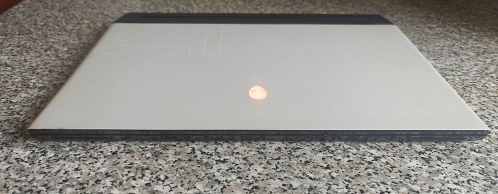Alienware M17 R2 i7/16 RAM/256 SSD/ RTX 2060
