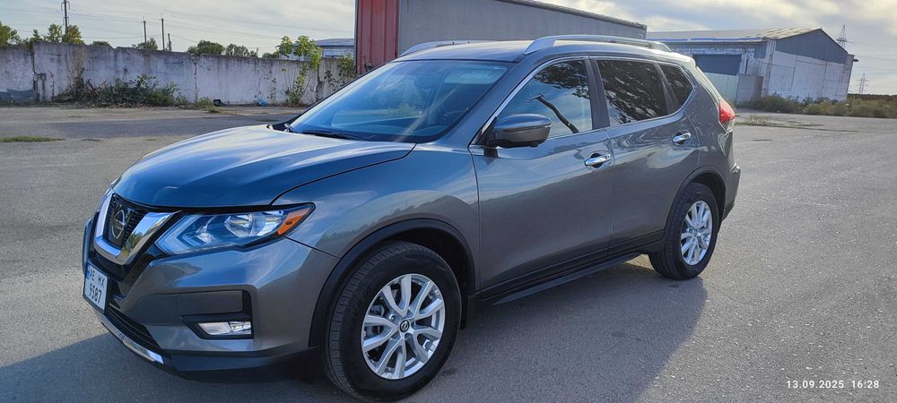 Nissan Rogue 2017  SV premium