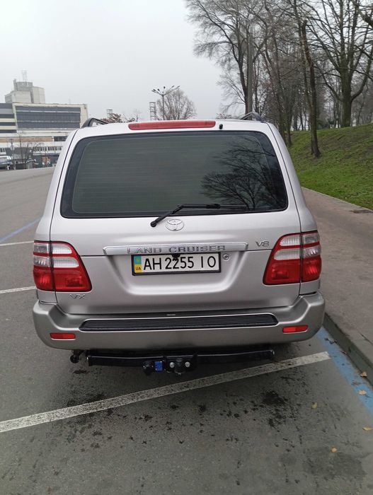 Toyota Land Cruiser 100