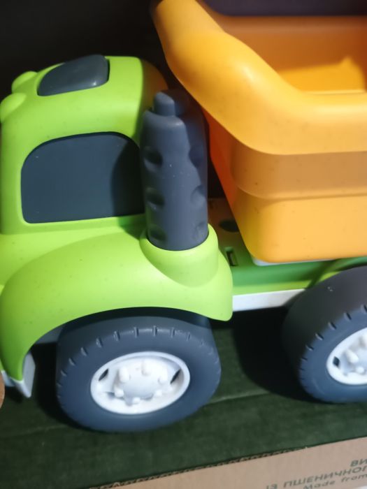 Машинка для малюків