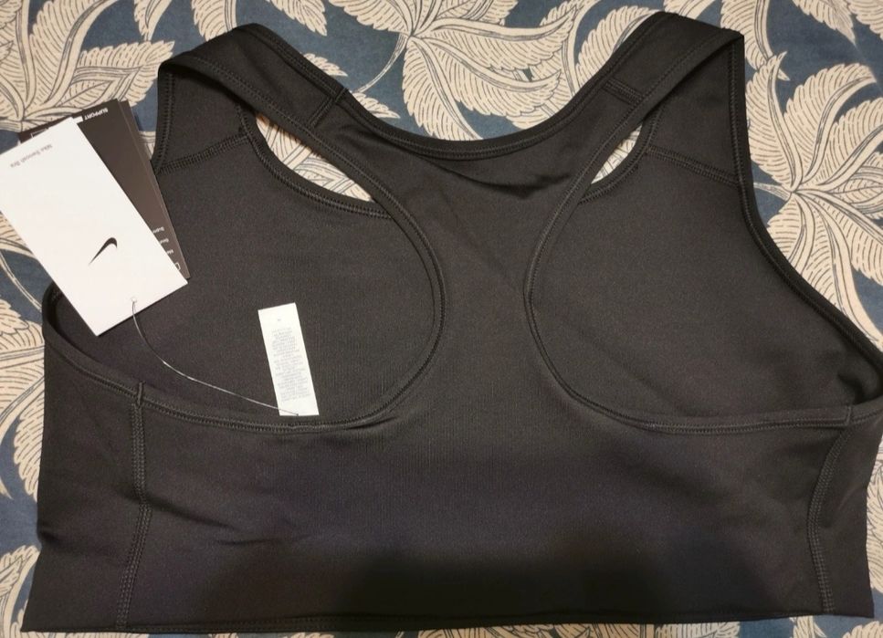 Stanik sportowy Nike Dri-FIT Swoosh 1X
95D