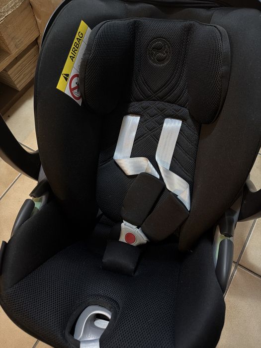 Fotelik Cybex cloud T + adaptery