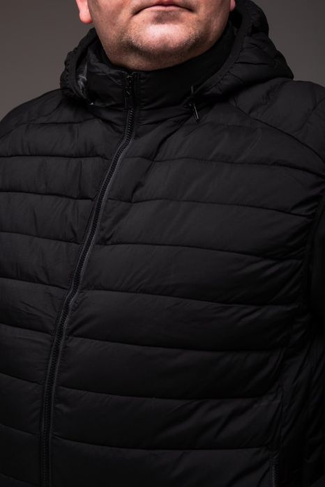 БАТАЛ жилетка чоловіча на весну чорна з капюшоном  64 - 72 розмір