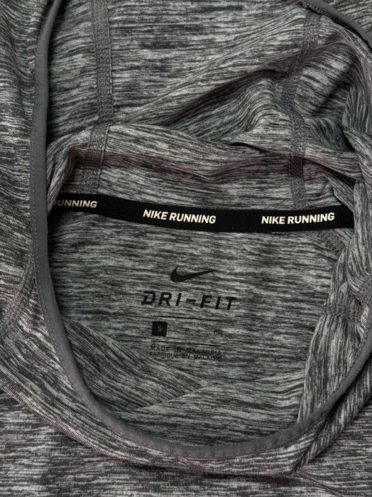 Спортивна кофта худі лонгслів nike running dri-fit з капюшоном сіра s-m