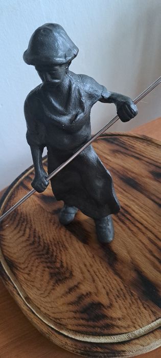 Figurka jubileuszowa Hutnika z  brązu
