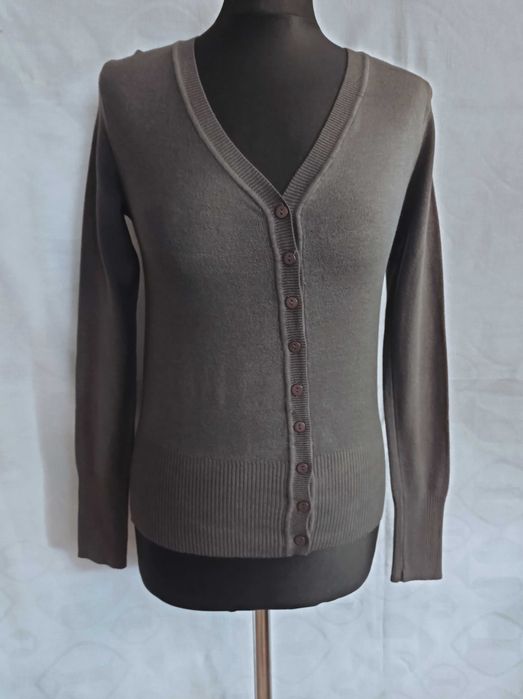 Ładny brązowy sweterek rozpinany z długim rękawem M/L