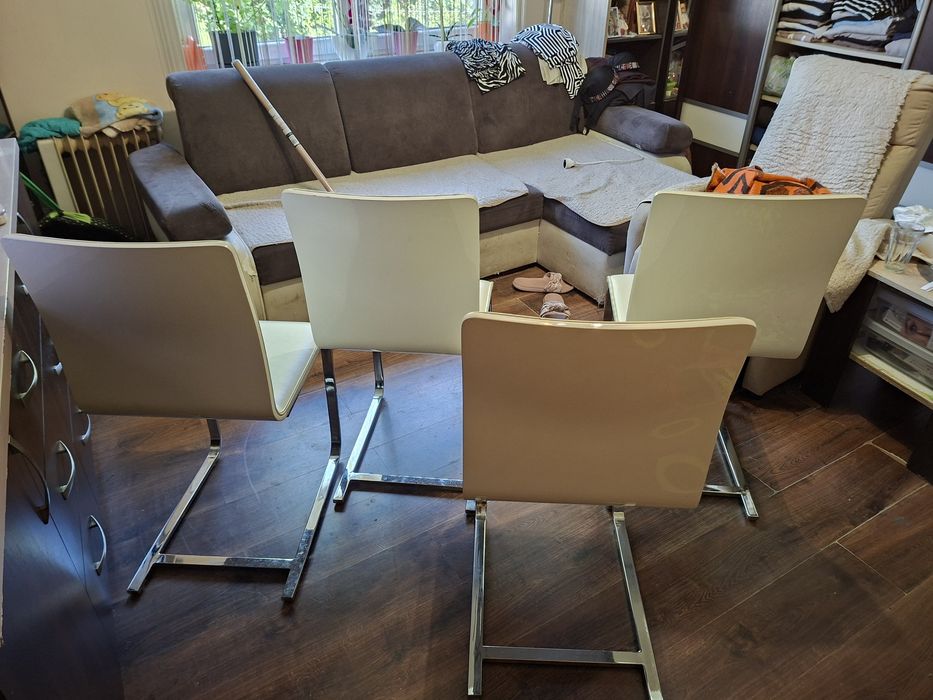 Krzesła do salonu lub jadalni