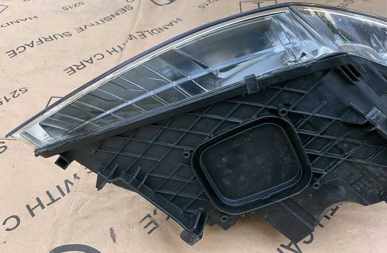 otica frontal ESQ renault megane III . fase 1 + 2