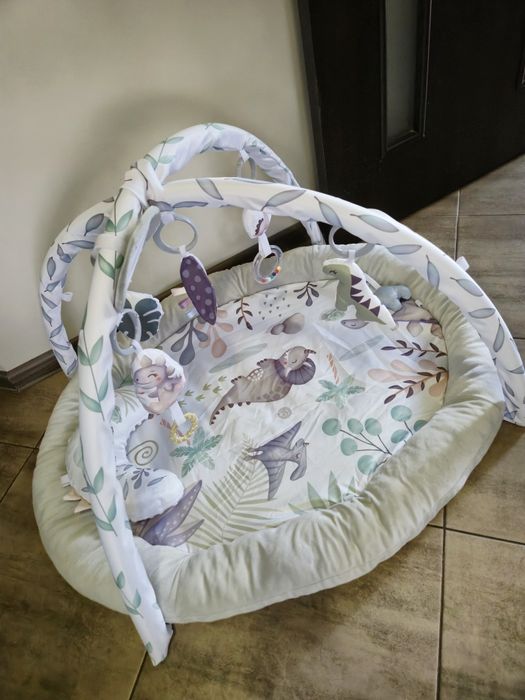 Приставне ліжечко, заколисуючий центр, ванночка, розвиваючий  килимок