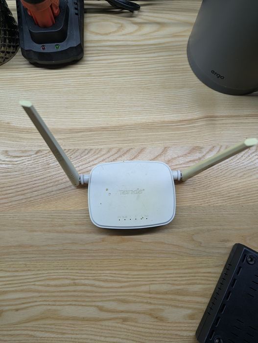 Роутер Tenda N300 не робочий