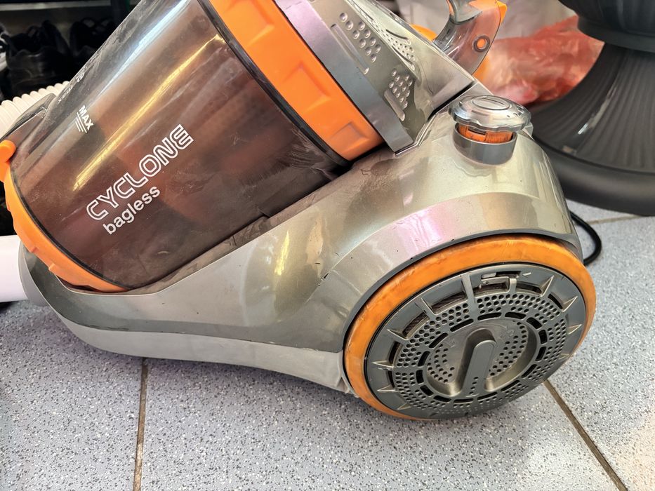 Пылесос Gorenje 1200 грн