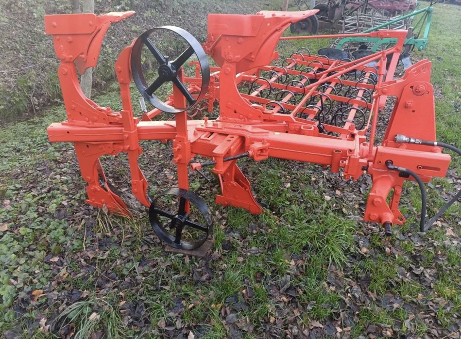 Плуг лемкен 2/35 оборотний