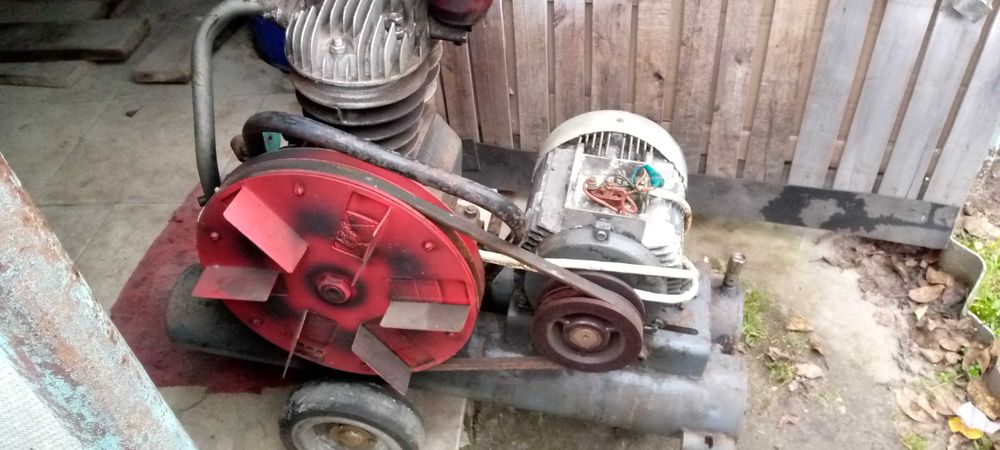 Продам компресор