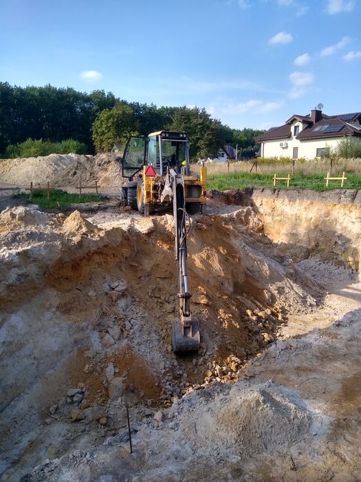 Usługi koparko ładowarką VOLVO