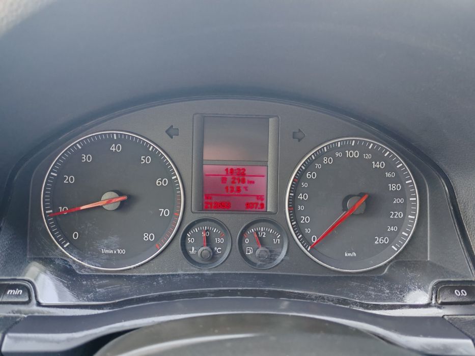 Volkswagen Golf 5 1.6 mpi