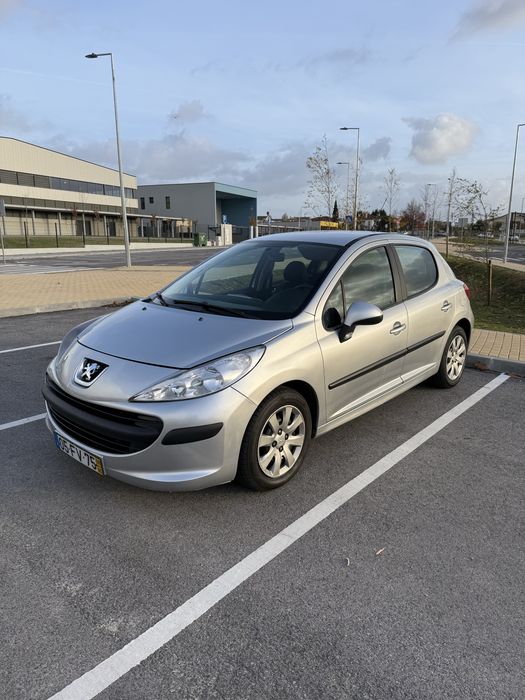 Peugeot 207 1.4 HDi como novo