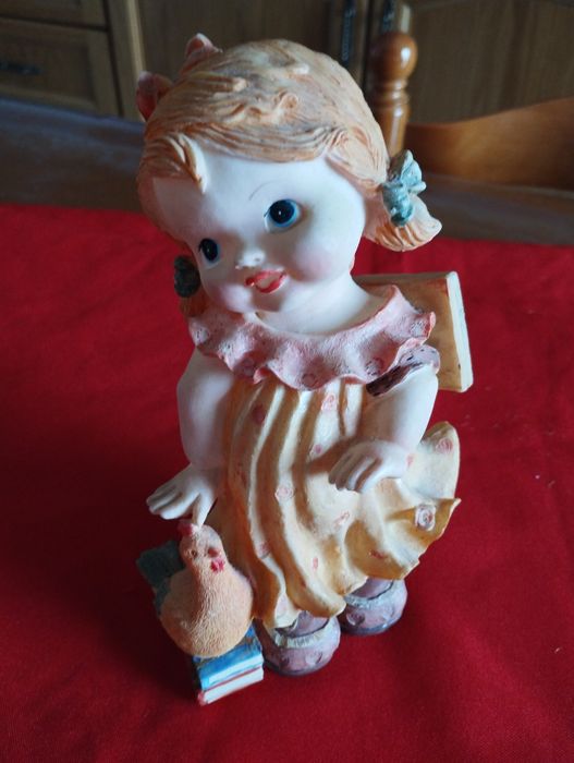 Menina em resina decoração
