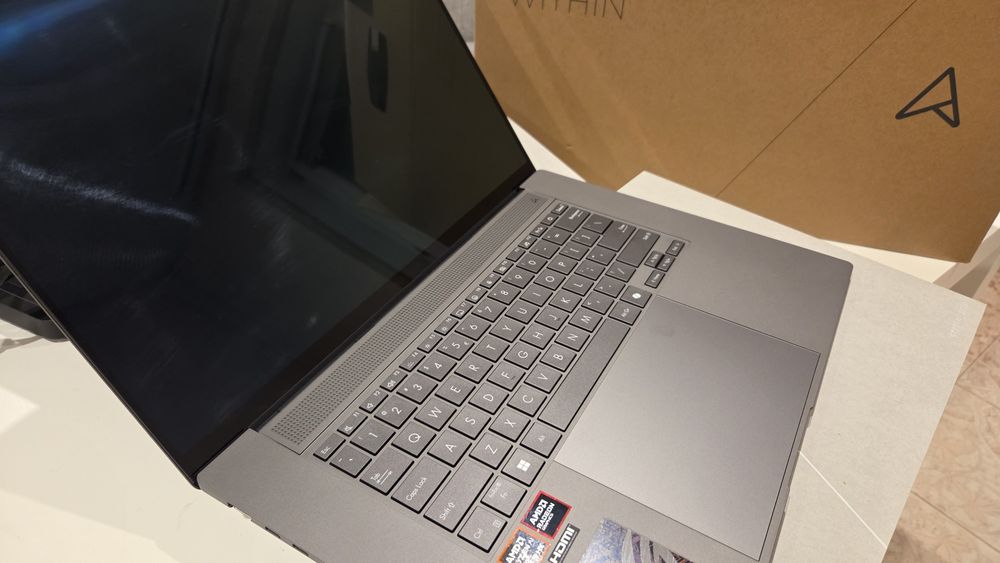 Asus Zenbook S16 OLED AI9HX370 / 32GB / 1TB / 16"  Gwarancja 3 lata.