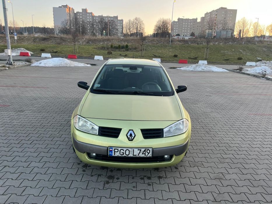 Witam posiadam na sprzedaz Renault Megane 1.4 z gazem 2003 rok sprawne