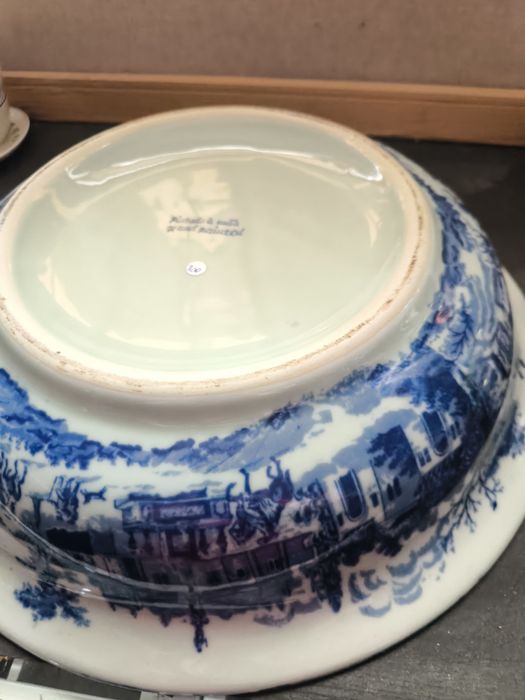 Antiga Bacia  Lavatório em Faiança — Pintado a mão