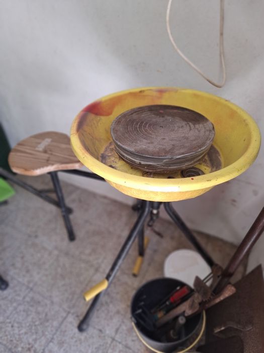 Roda de oleiro manual