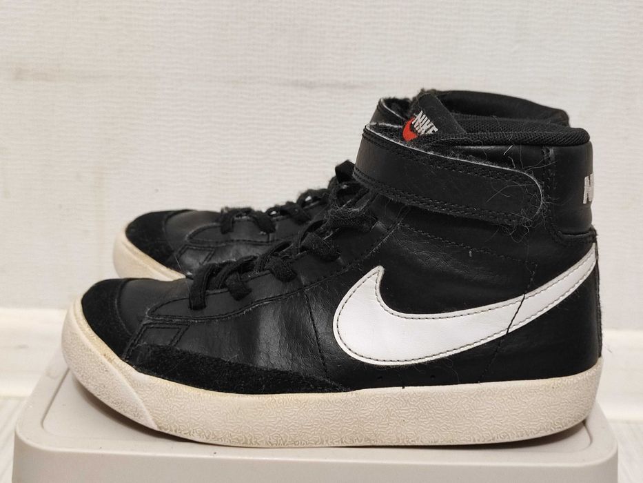 Кросівки Nike 33 р має широкий носок