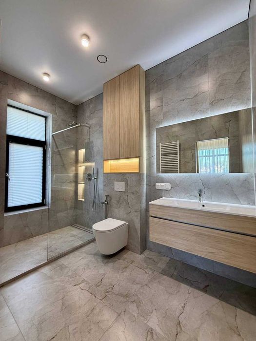 Будинок з РЕМОНТОМ 206 м2 на 14 сотках в КМ