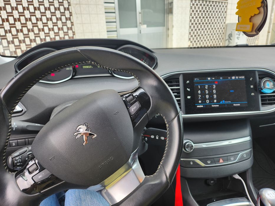 Peugeot 308 1.2 Puretech — photo 4