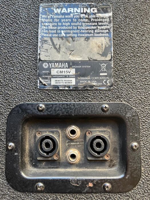 Monitores Yamaha  CM15V