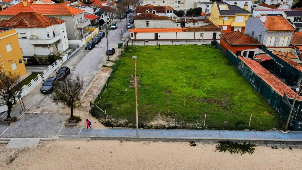 Terreno Aguda (Vila Nova de Gaia) frente ao mar