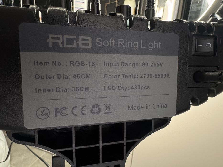 Кільцева LED-лампа RGB-18 зі штативом