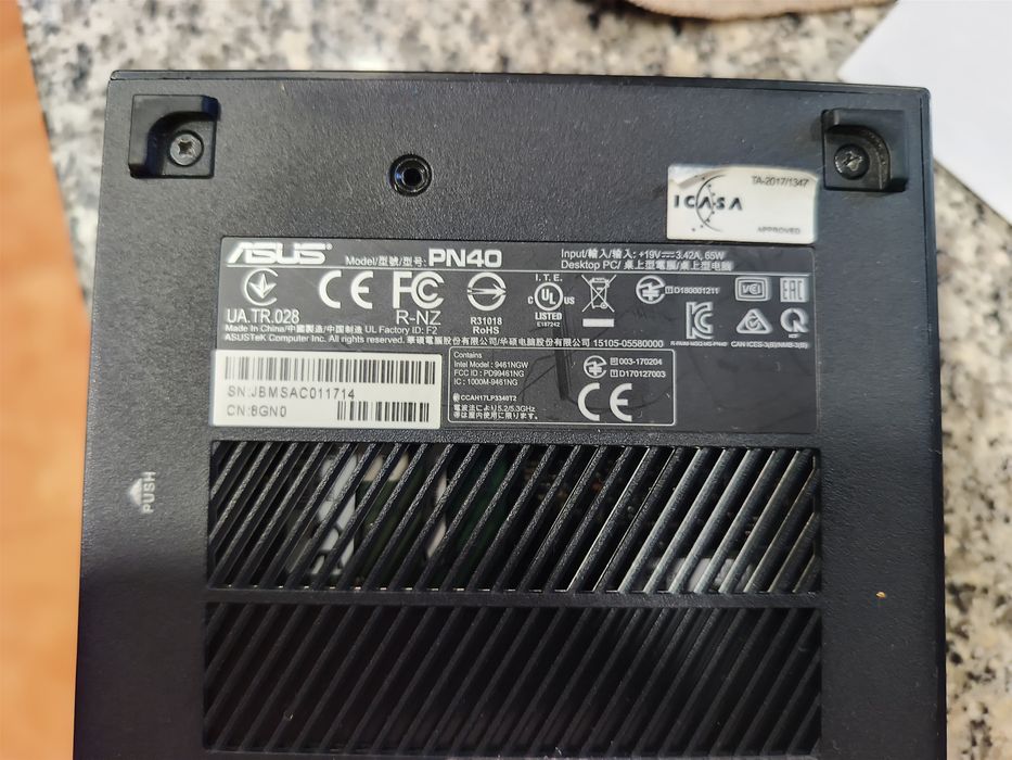 Mini PC ASUS Pn40
