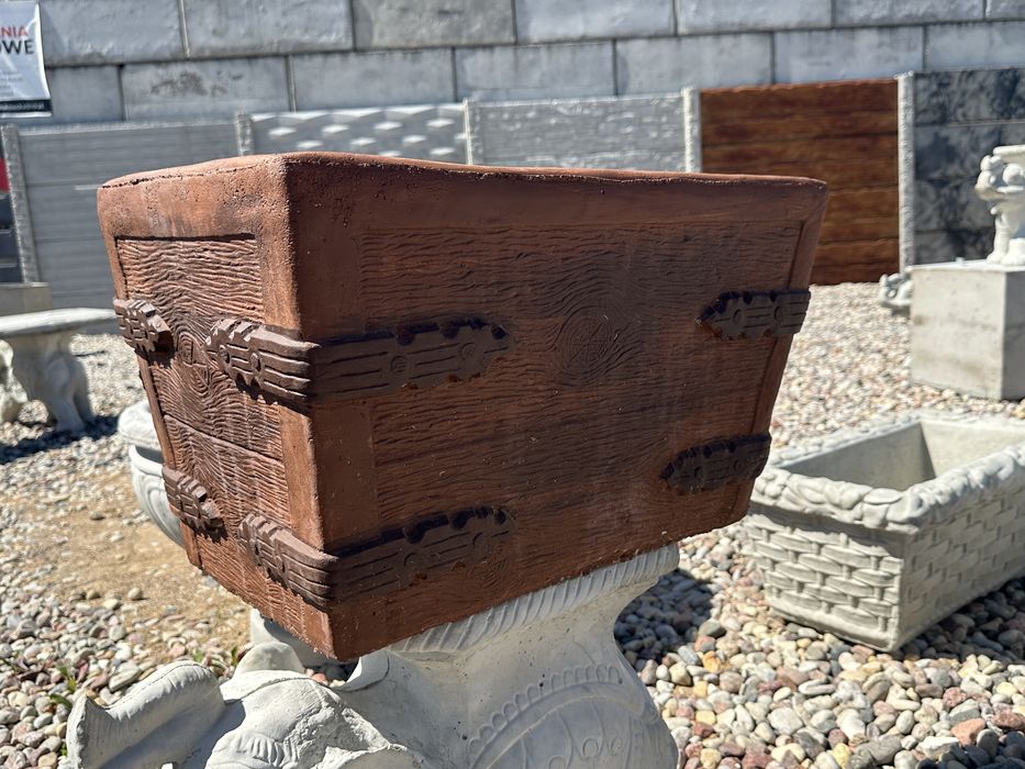 Doniczka betonowa z klamerką