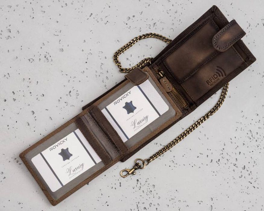 duży, skórzany portfel męski na zatrzask z łańcuszkiem