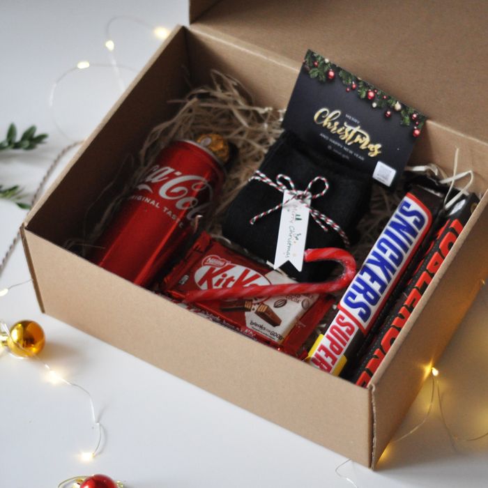 Подарунковий бокс “Sweet Man Gift” — чоловічий набір зі смаколиками