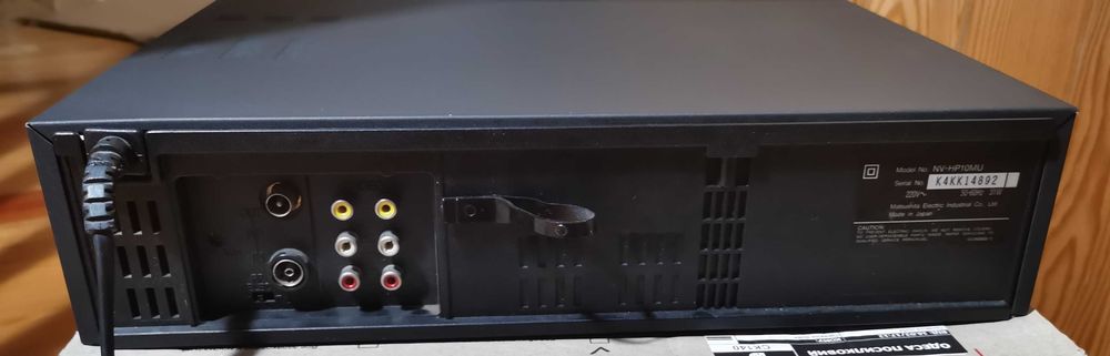 Видеомагнитофон Panasonic NV-HP10 Mu Hi-Fi Stereo (Брат NV-F55)