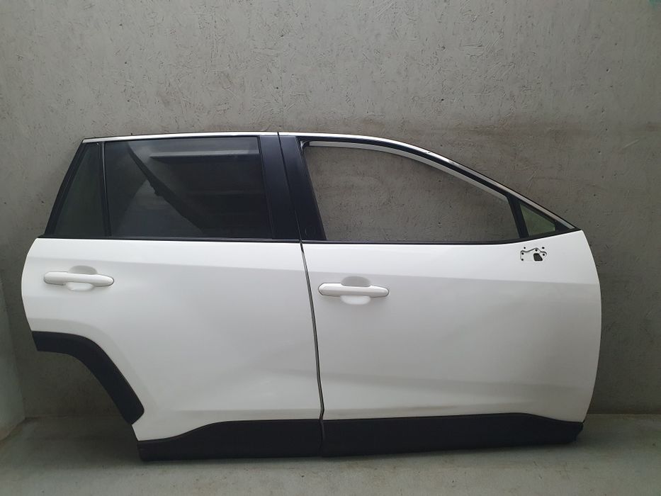 Дверка перед зад права Toyota rav4 2018 2025 розборка: 520