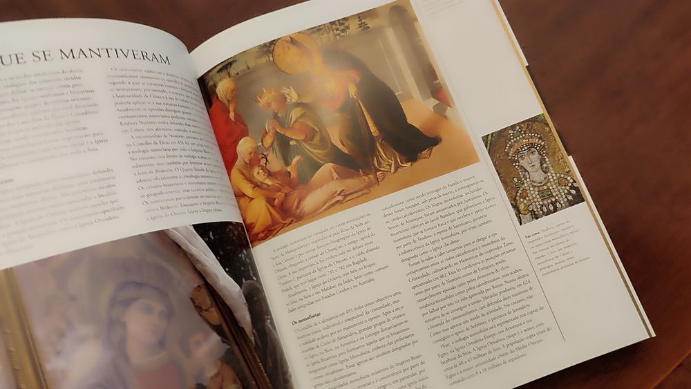 Livro enciclopédico "O Cristianismo" - NOVO