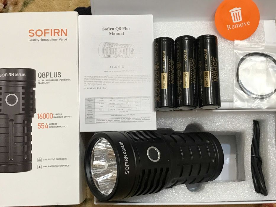 Продам мощный поисковый фонарь Sofirn Q8 Plus