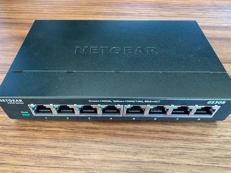 Switch Ethernet Netgear GS308 - 8 Portas Gigabit