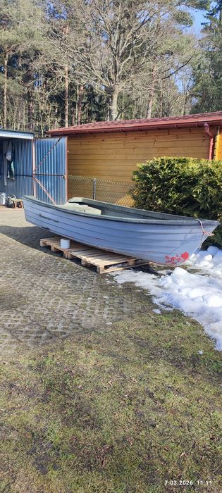 łódka z silnikiem yamaha 5km