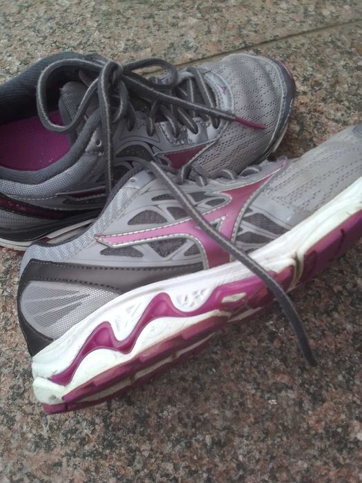 Кросівки жіночі MIZUNO,р. 36,5 (23,0 см , US 6,5)