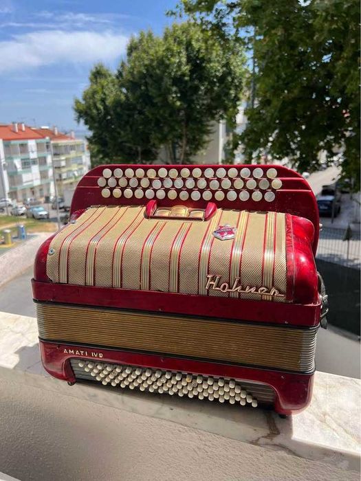 Acordeão Hohner Amati IIB  à 2a voz com três filas - pronto a tocar - correias novas