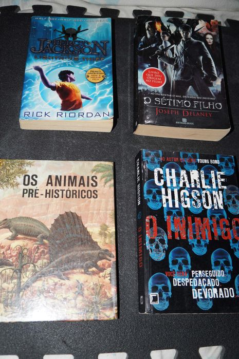 Conjunto de dezasseis livros: 1 euro