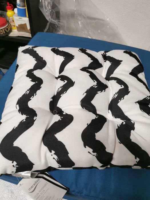 Almofados novas são 4..posso vender individualmente.