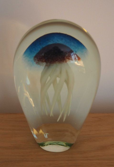 Szklany przycisk do papieru na biurko meduza wys.16 cm