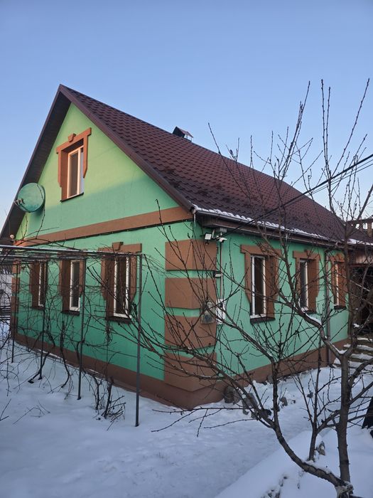 Продаж затишної садиби з 2 будинками