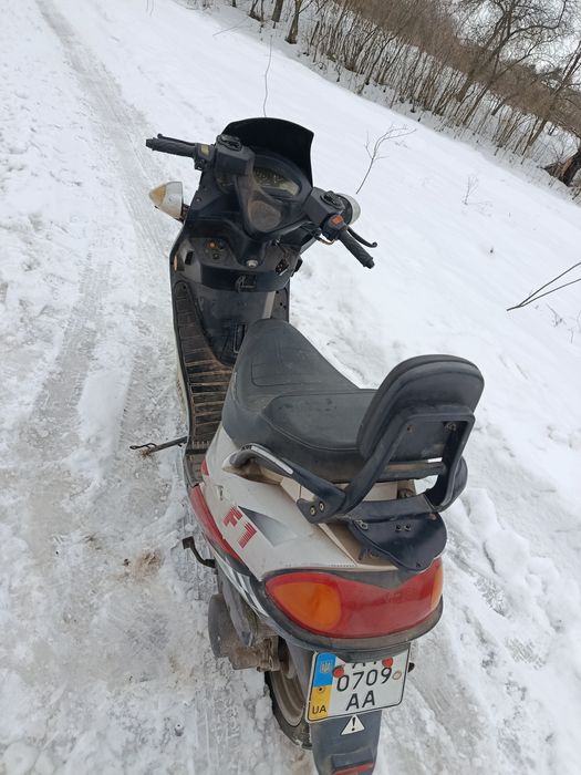 Продам скутер 150 viper F1